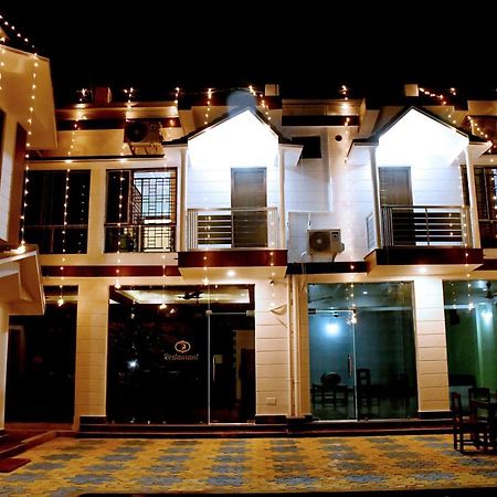 Hotel Aayes And Resort Shanti Niketan Exterior photo